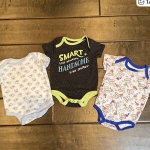 💜3/$15 Kidgets Onesies (3)